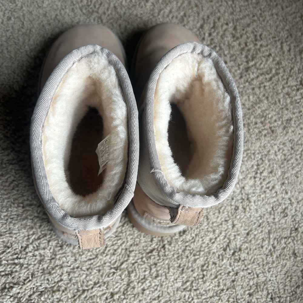 Uggs -Mini - image 5